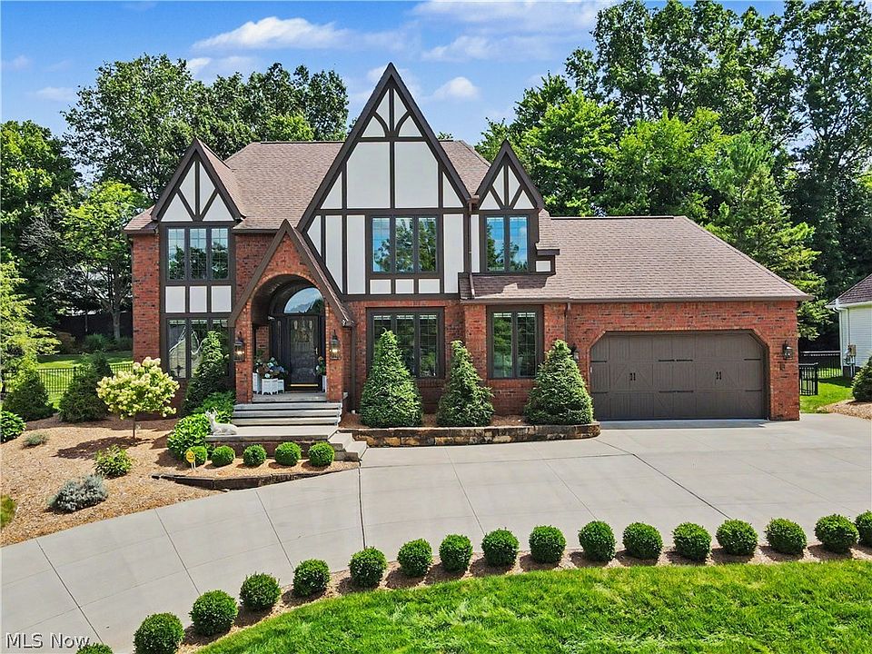 1st image of 2835 Valley Dr