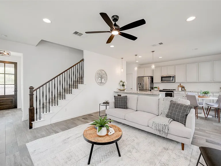 16601 Sydney Carol Ln — Photo 4