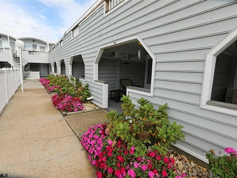 9510 Amherst Ave #116 — Photo 2