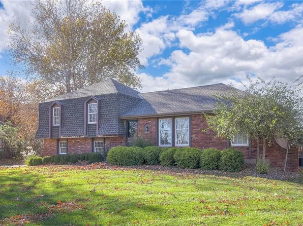 302 N High Dr, Raymore, MO 64083