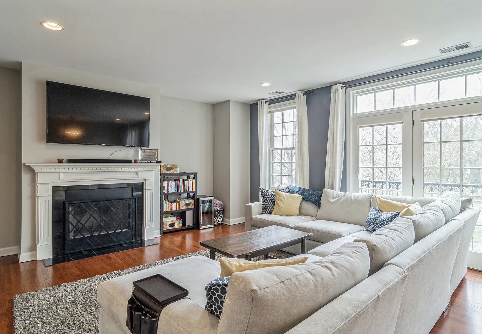 2237 N Oakley Ave APT 2, Chicago, IL 60647 | Zillow