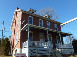 5 Broad St, Ephrata, PA 17522