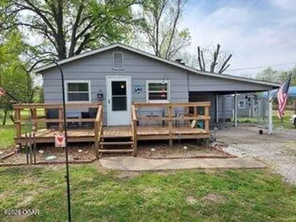 211 W Maple St, Liberal, MO 64762