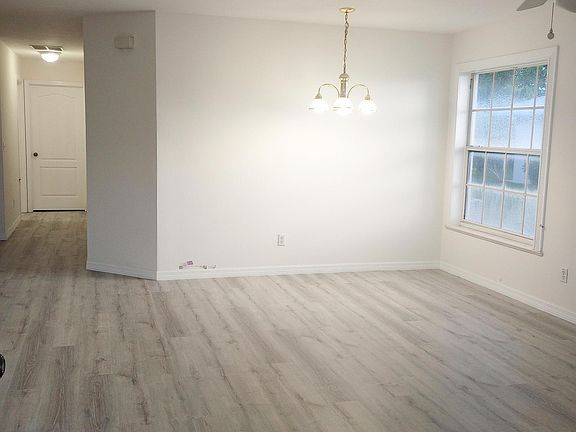 4th image of 10625 Windsmont Ct