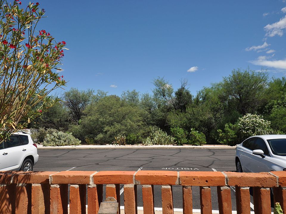 Front door View Faces East_11152022