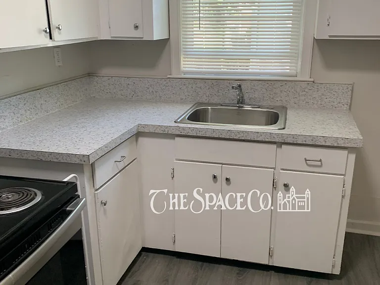 833 Locust St — Photo 1