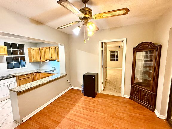 3rd image of 2120 Poinciana Dr