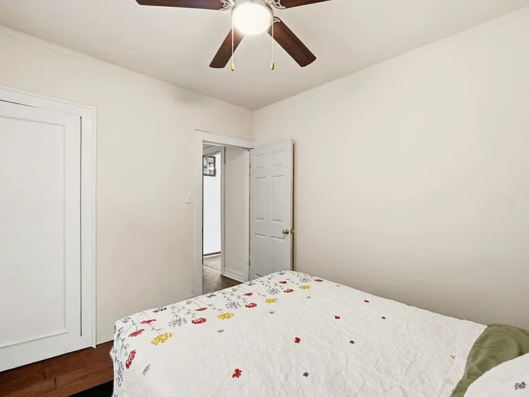 1018 W 115th St — Photo 13