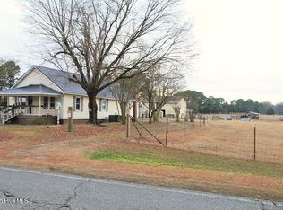 705 Lake Artesia Rd, Turkey, NC 28393