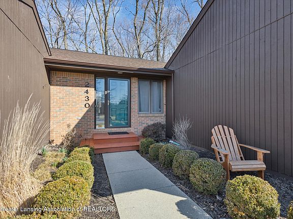 4th image of 2430 Emerald Lake Dr