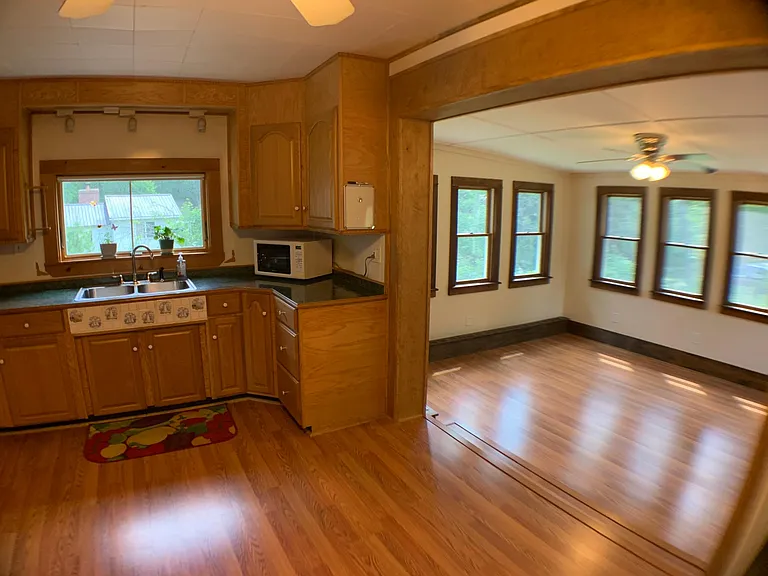 731 College Ave — Photo 6