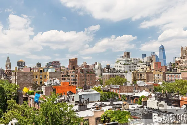 Sold by Barkoff Residential  | media 30