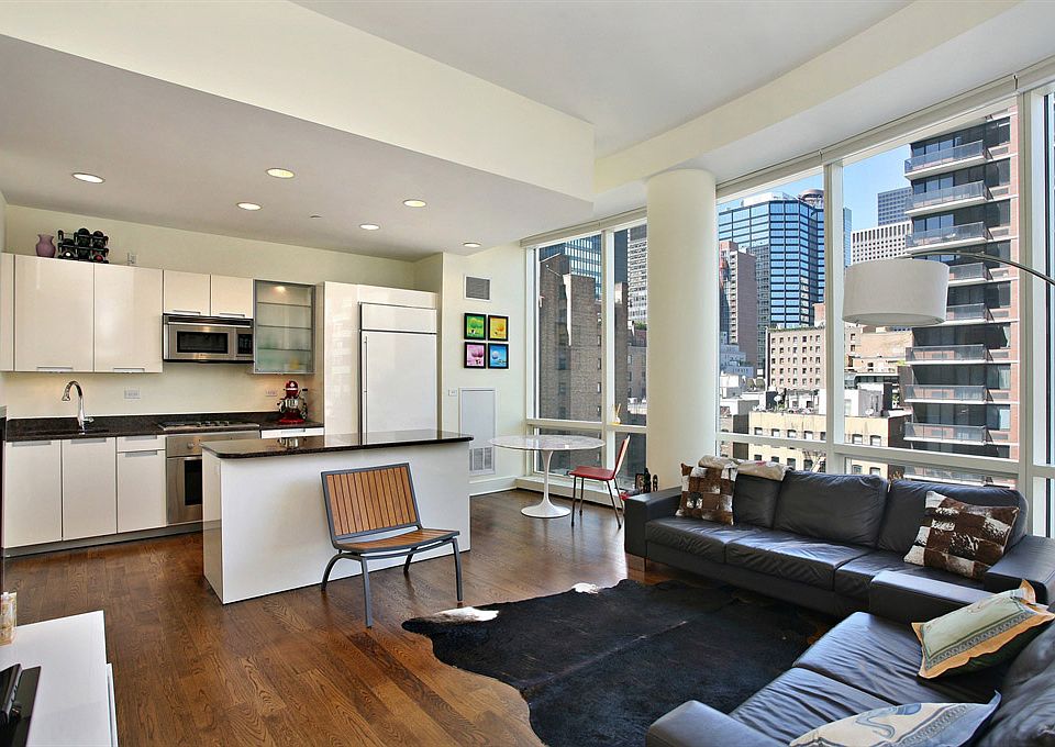 1st image of 250 E 49th St #7C