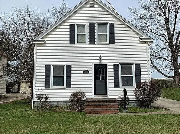 13031 McCracken Rd, Garfield Heights, OH 44125