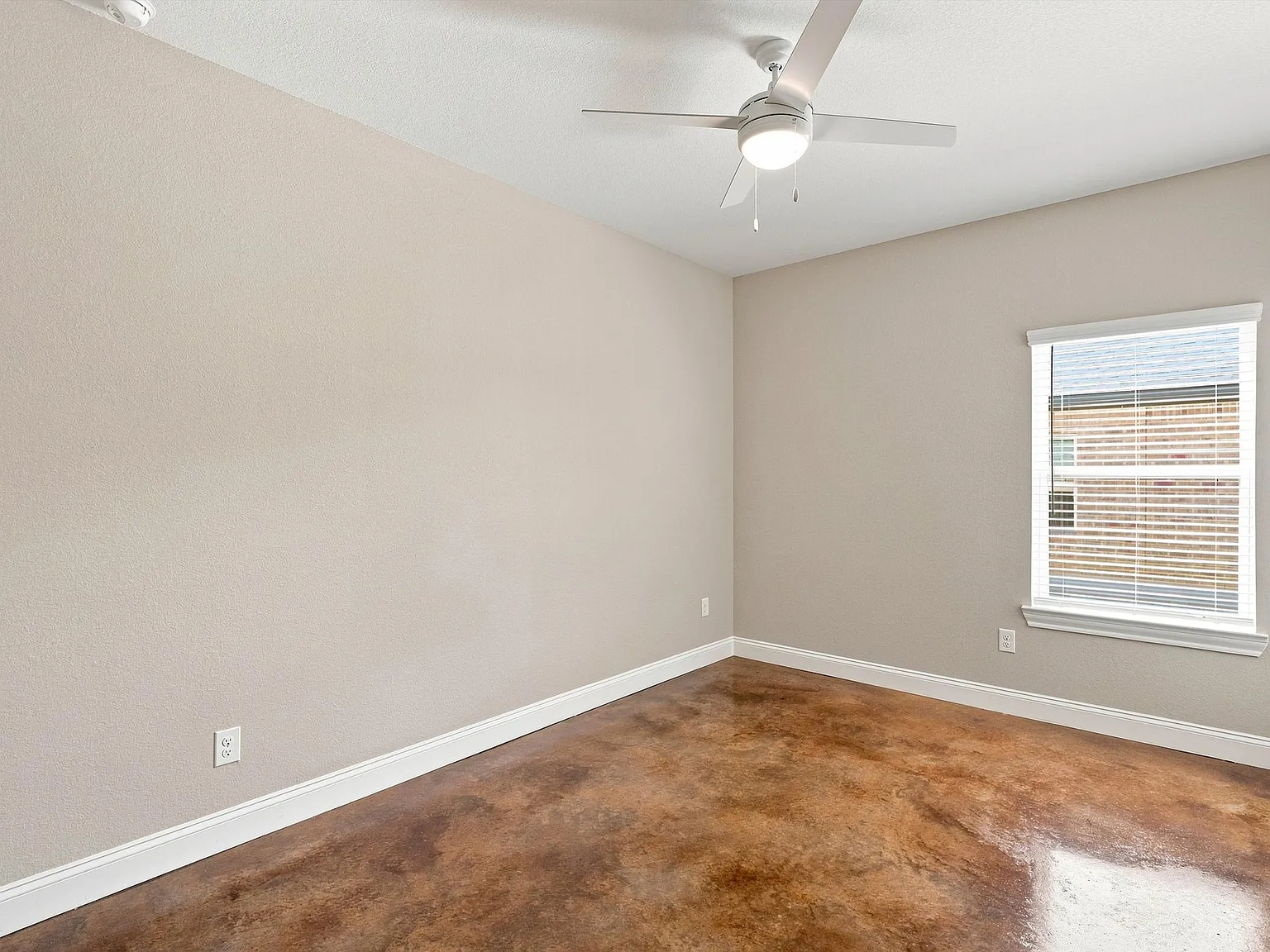3 bed, 1600 sqft, $2,195 — Photo 4