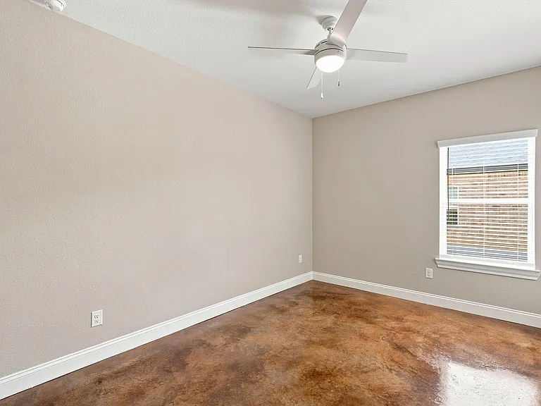 2417 Sloan Cir #A — Photo 7