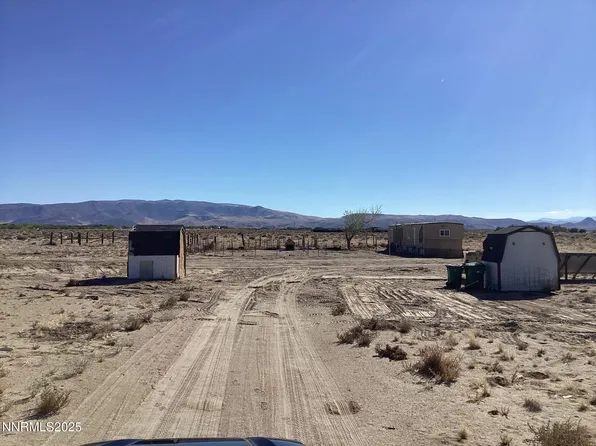 4095 E 6th St, Silver Springs, NV 89429