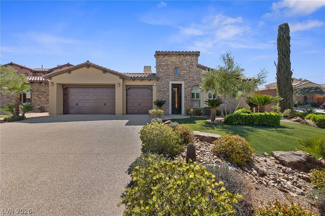 3 bed, 2.5 bath, 2856 sqft, $5,250 — Photo 1