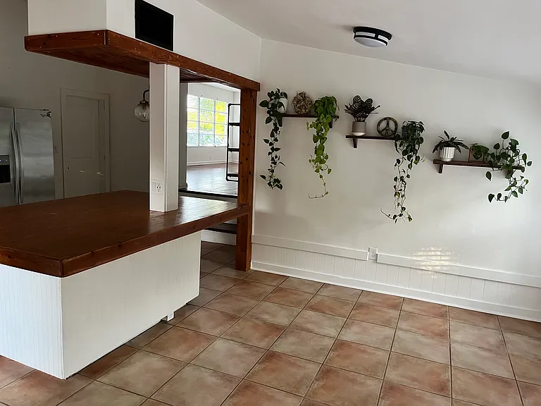 1317 Elizabeth Ave — Photo 10