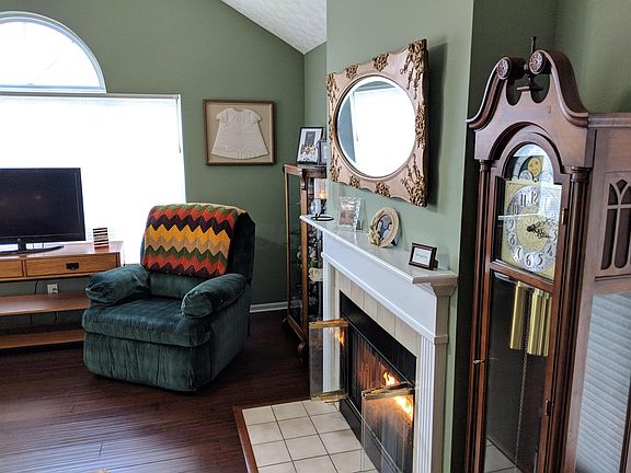 4th image of 543 Brickstone Dr