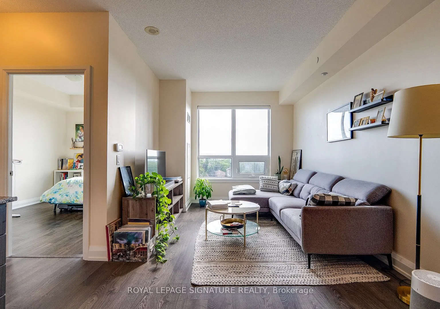 Legacy Park Condos — Photo 2