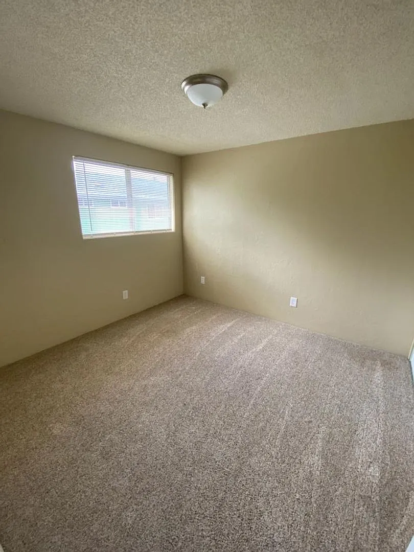 Villa Chateau Apartments — Photo 4