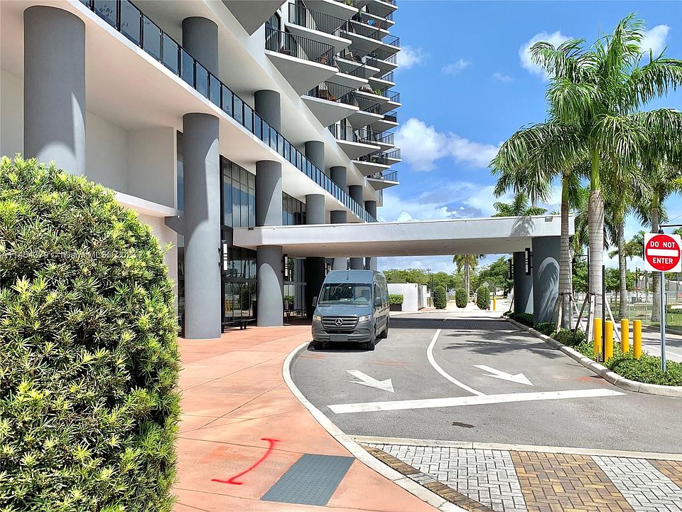 1st image of 5300 Paseo Dr #2005