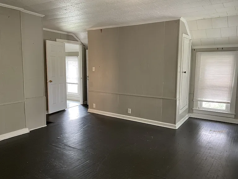 1637 Saint Marys Ave #2 — Photo 3