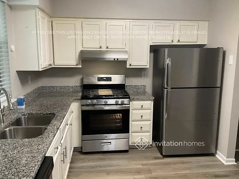 2413 Leslie Brook Dr — Photo 5
