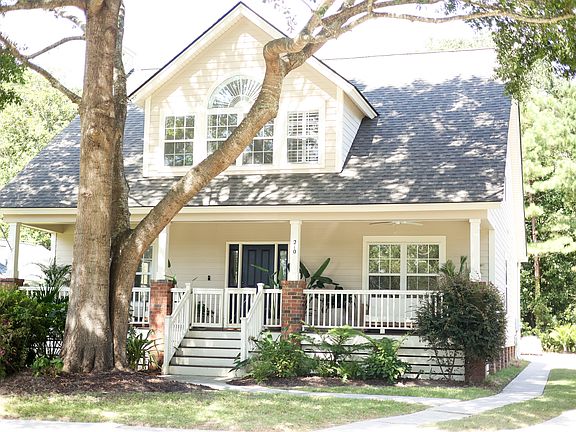 2nd image of 210 N Ainsdale Dr
