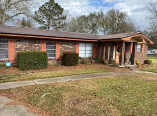 405 Longino St #39, Collins, MS 39428