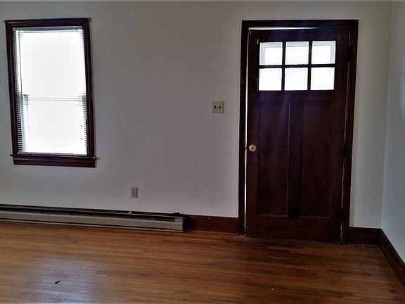 2nd image of 128 Greyson St