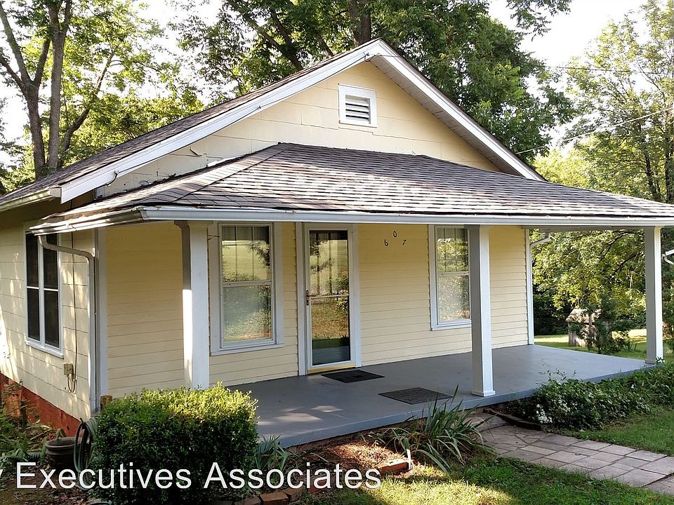 1st image of 607 Karrow St