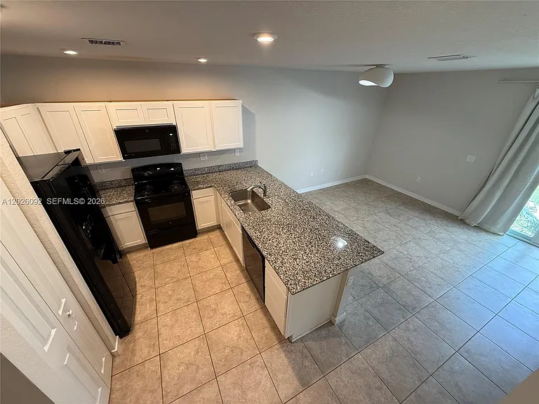 1073 NW 5th St #1073 — Photo 3