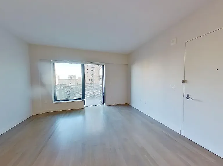 515 E 86th St #609 — Photo 3