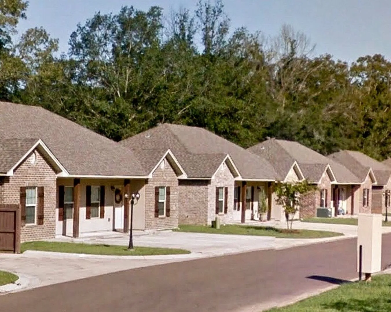 Cypress Bend Duplexes — Photo 4