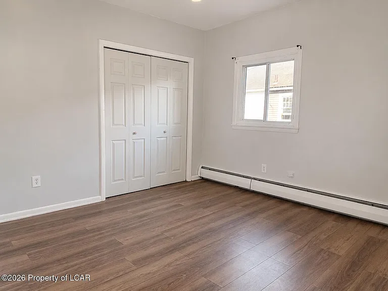 17 Catlin Ave — Photo 9
