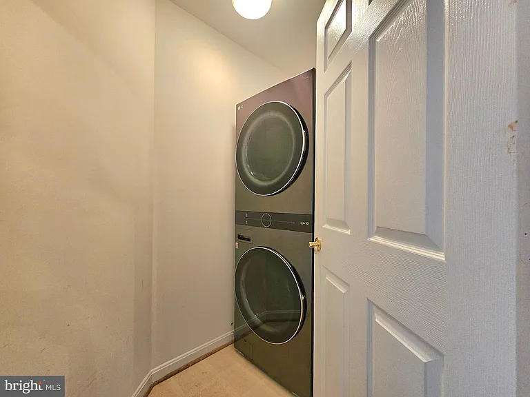 315 Hearthstone Mews — Photo 20
