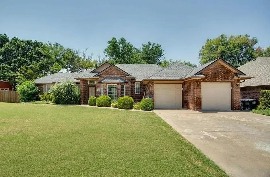 204 Oakdale Dr