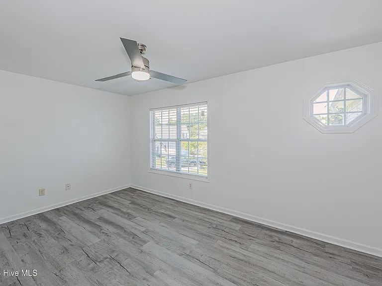 106 Chinkapin Ct — Photo 32
