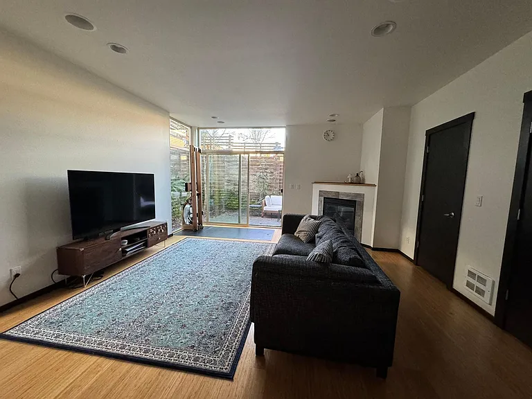 8619 23rd Ave NE — Photo 7