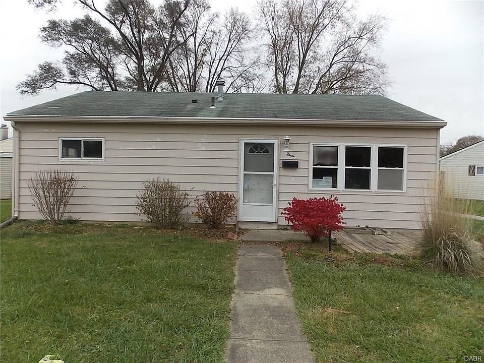 1st image of 3 Regina Dr