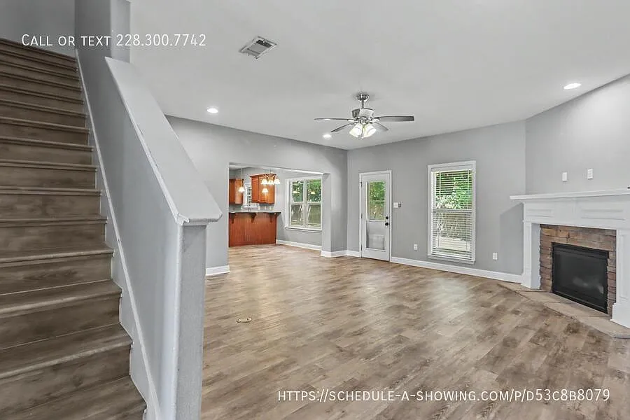 5 bed, 2900 sqft, $2,900 — Photo 4