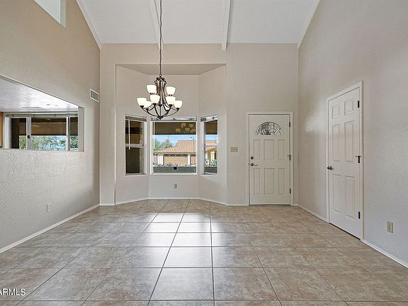 5th image of 2501 E Sunnyside Dr