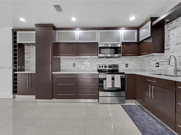 9646 SW 151st Ave #1 — Photo 3