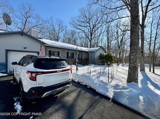 217 Bindale Rd, Tamiment, PA 18371