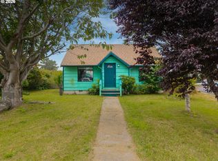 1549 NW Grove St, Newport, OR 97365