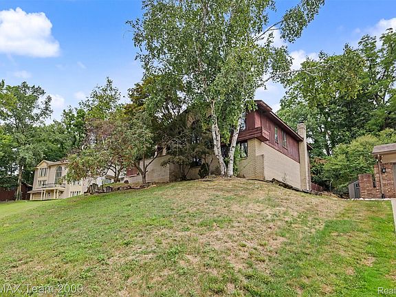 4th image of 3030 Bloomfield Park Dr