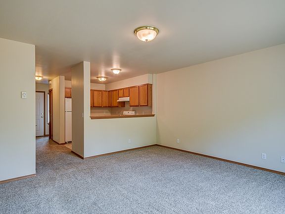 4th image of 1486 NW Falls Creek Loop Unit 3