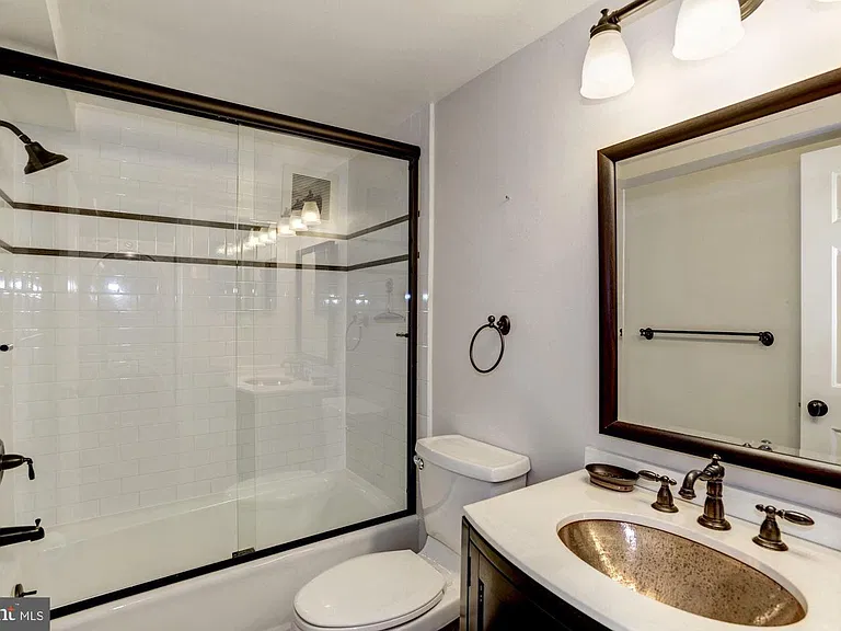 2022 N St NW #B — Photo 10